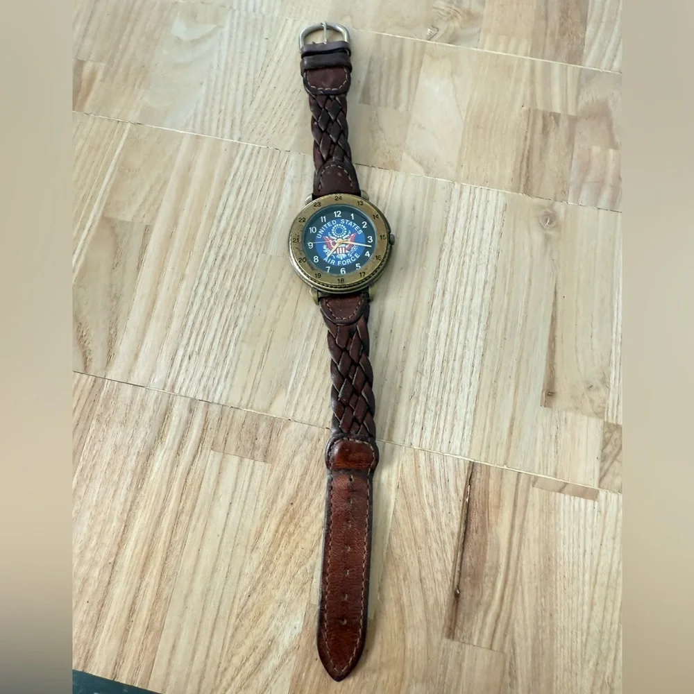 Vintage Guess United States Air force brown leather watch NEW BATTERY